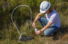 solinst wasserstandsmesser koaxialkabel wasserstandsmesser wasserstand messungen messen wasserstand in röhren mit geringem durchmesser wasserstandsanzeiger Wasserstand messungen 102 wasserstandsmesser lasermarkierte wasserstandsmesser 102M Mini-wasserstandsmesser lasermarkierte wasserstandsanzeigen bild